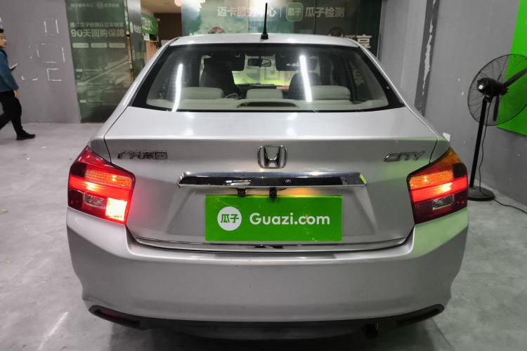 Used Honda City Classic 2012 1.5L manual Comfort version
