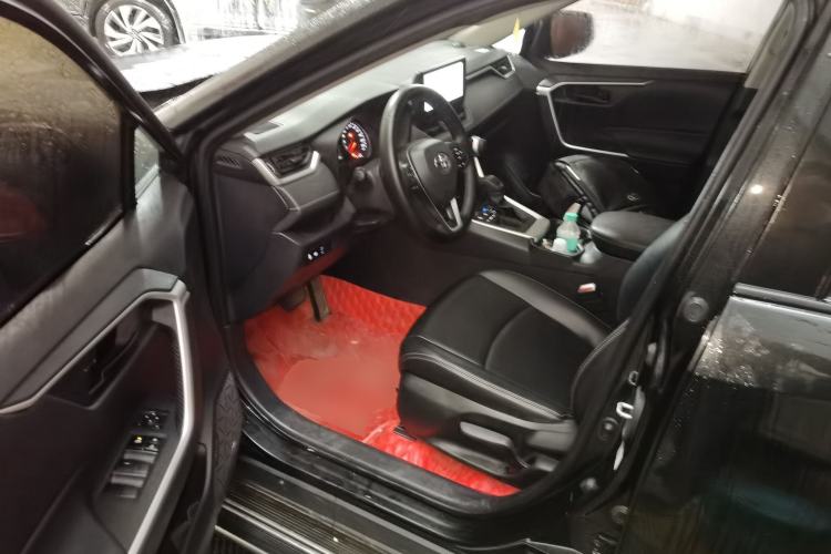 Used Toyota RAV4 2023 2.0L CVT Two-Wheel Drive Urban Edition Driver Seat