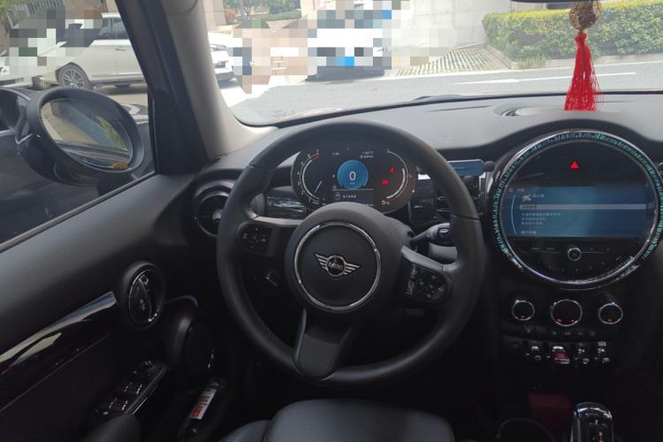 Used MINI 2023 Updated 1.5T COOPER Artist Five-Door Edition Steering Wheel