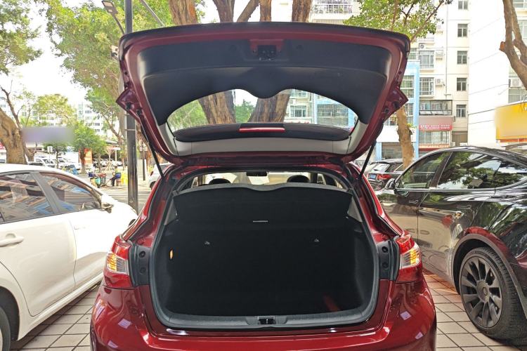 Used Nissan Tiida 2019 1.6L CVT Smart Drive Version China VI Standard Trunk