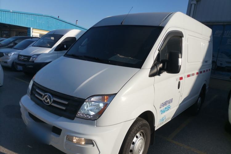 Used SAIC MAXUS Xintu V80 2021 2.0T Manual Classic City Delivery King Short Wheelbase Mid-Roof Design 3 Seats