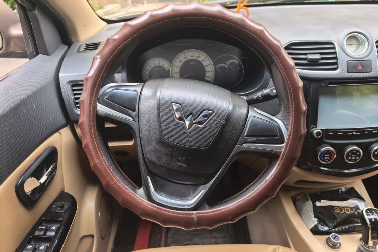 Used Wuling Hongguang 2013 1.5L S Comfort Model