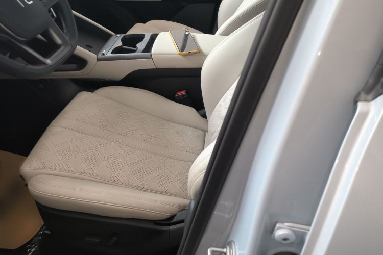 Used BYD Yuan UP 2025 Intelligent Driving Version 401 km Beyond-Range Edition
