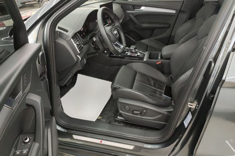 Used Audi Q5L Sportback 2021 40 TFSI Fashion Model
