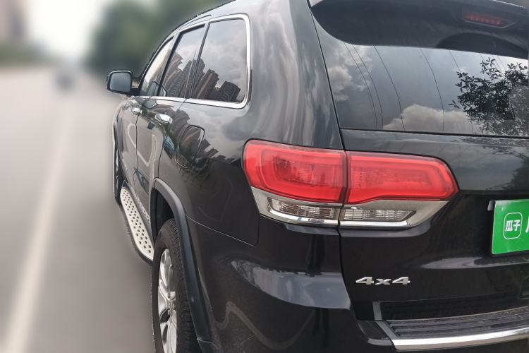 Used Jeep Grand Cherokee 2014 3.0L Comfort Navigation Edition Rear Left 45 Deg