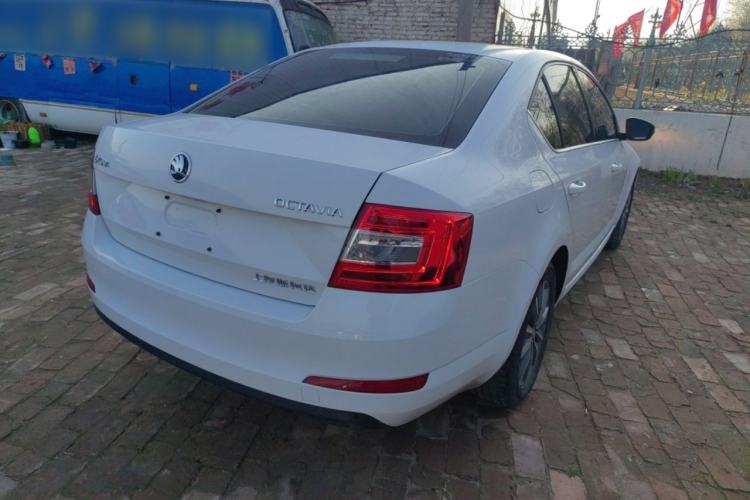 Used Skoda Octavia 2017 Classic Model 1.6L Automatic Comfort Edition Rear Right 45 Deg