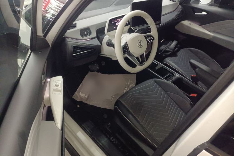 Used Volkswagen ID.3 2025 Smart Model Outstanding Oxygen Edition Driver Seat