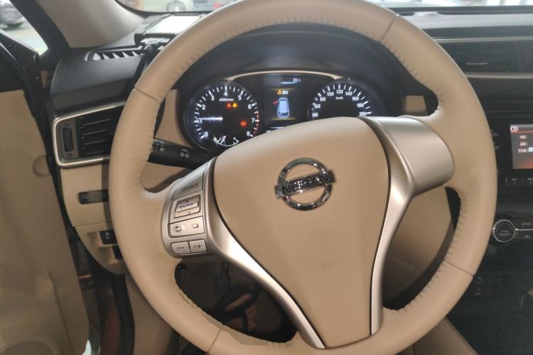 Used Nissan X-Trail 2014 2.0L CVT Comfort Edition 2WD Steering Wheel