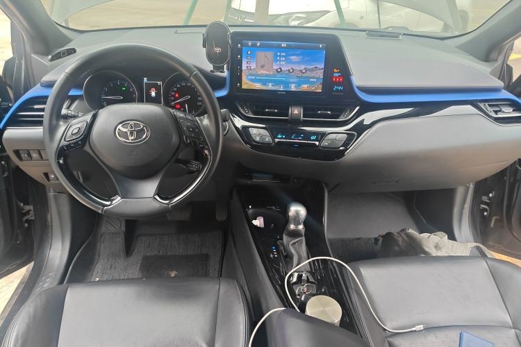 Used Toyota IZOA 2018 2.0L Yichi Version China VI Standard