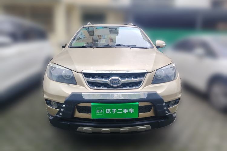 Used BYD S6 2014 2.0L Manual Luxury 5-Seater Front