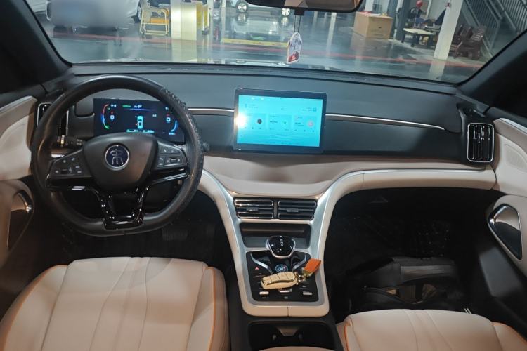 Used BYD Song Pro New Energy 2024 HONOR Edition DM-i 71KM Navigation Model
