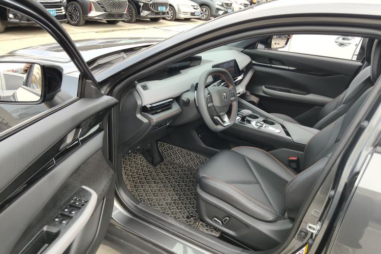 Used Changan UNI-V 2022 1.5T Prestige Version