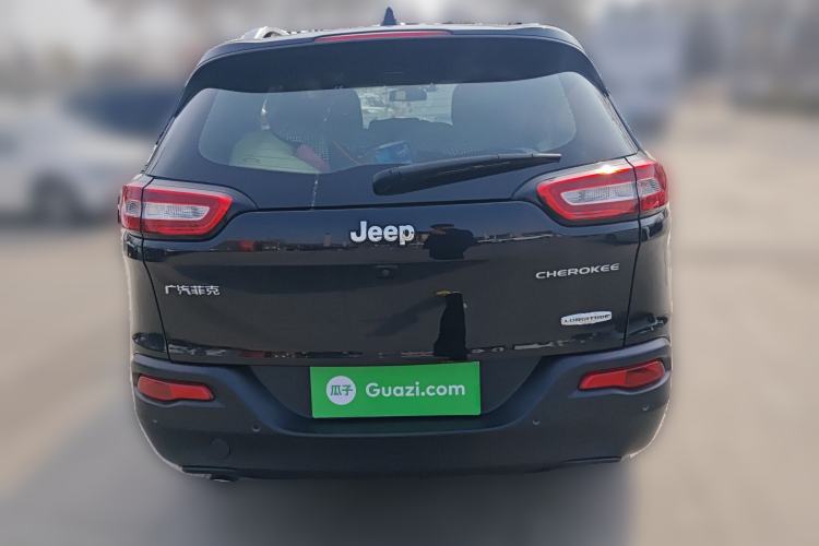 Used Jeep Cherokee 2016 2.0L Superior Edition
