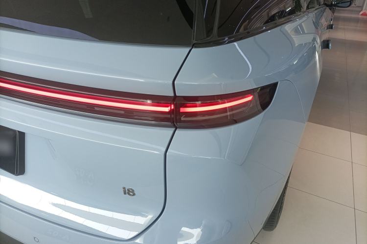 Used Li Auto i8 2025 Model Standard Version Right Rear Taillight