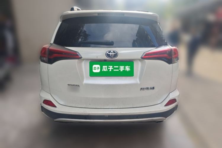 Used Toyota RAV4 2016 2.0L CVT Two-Wheel Drive Smart Edition China V Standard Rear