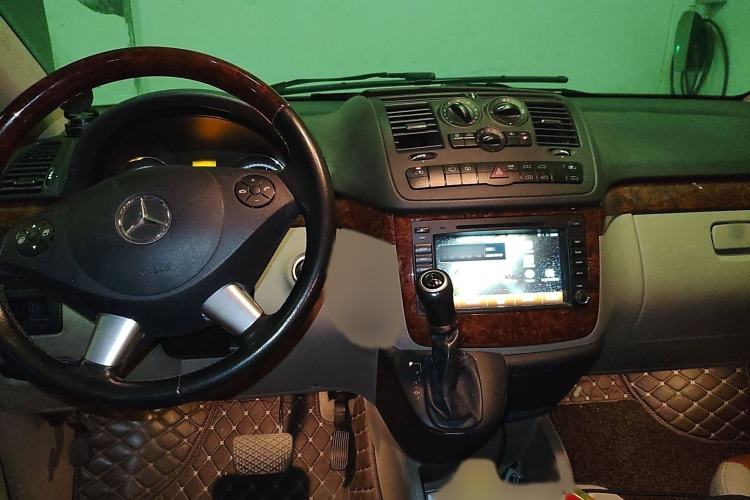 Used Mercedes-Benz Viano 2013 3.0L Navigator Edition
