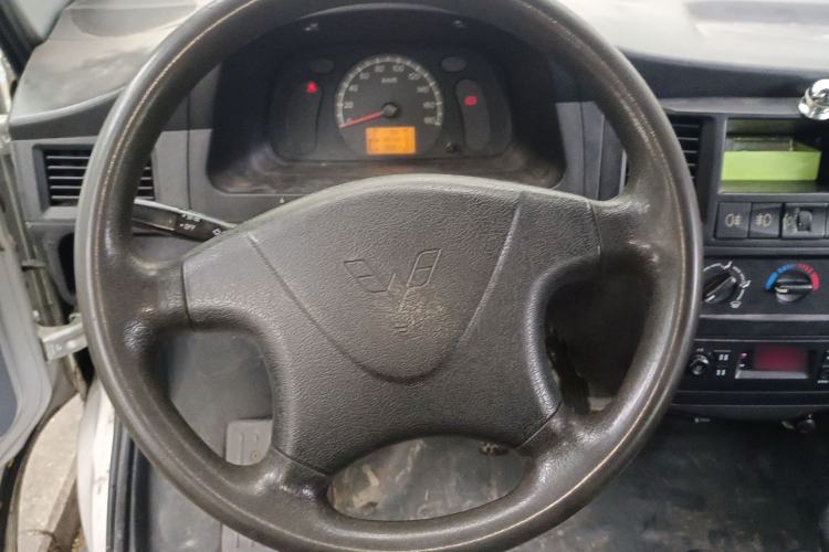 Used Wuling Zhiguang 2015 1.2L Practical LS-I Model