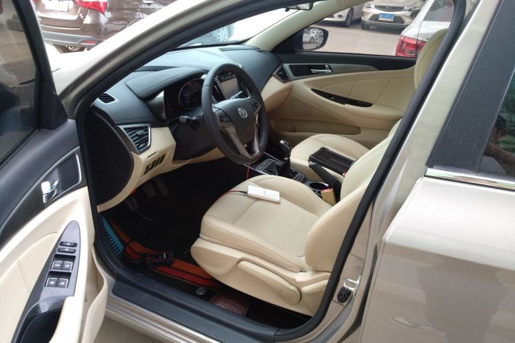 Used CHANGAN Eado 2016 1.6L Manual Fashion Edition Driver Seat