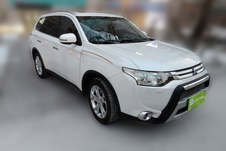 Used Mitsubishi Outlander 2014 2.4L 4x4 Deluxe Value Edition 5 Seats
