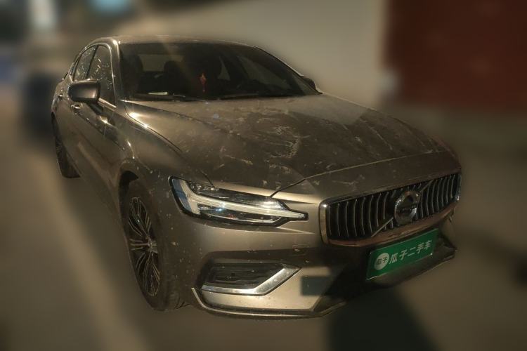 Used Volvo S60 2022 B4 Zhiyuan Luxury Edition
