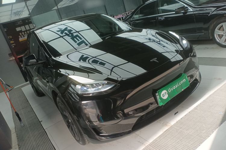 Used Tesla Model Y 2023 Rear-Wheel-Drive Version Front Right 45 Deg