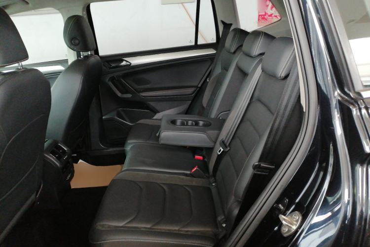 Used Volkswagen Tiguan L 2019 Revised 330TSI Automatic Two-Wheel Drive Smart & Luxury Edition China VI Standard Left Rear Seat