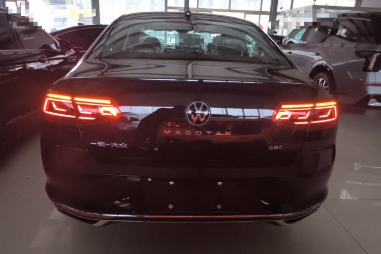 Used Volkswagen Magotan 2026 30 Million Vehicles Selected Model 380TSI DSG Luxury Edition