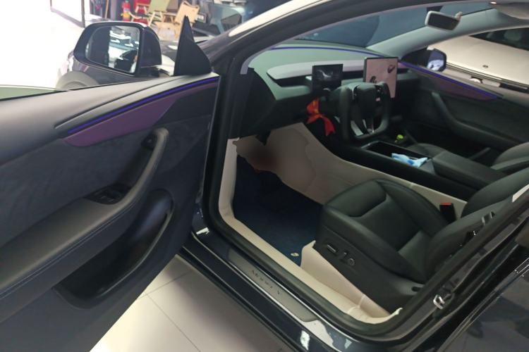 Used Tesla Model Y 2025 Long-Range All-Wheel-Drive Version Driver Seat