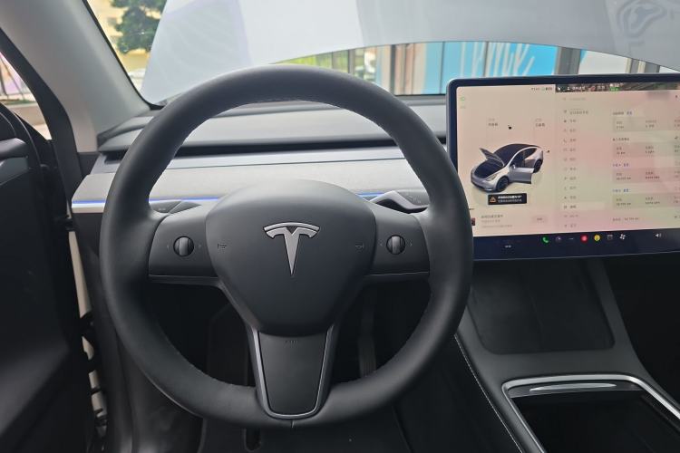 Used Tesla Model Y 2024 Long-Range All-Wheel-Drive Version