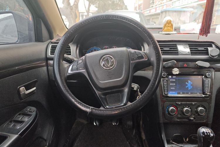 Used Dongfeng Fengon 360 2015 1.5L Manual Luxury 7-Seater China IV Standard
