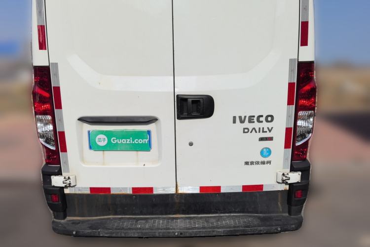 Used Iveco Eurocargo 2021 2.0T Manual - Yunrui Long Wheelbase Short Overhang High Roof Manual Doors – F1A Rear