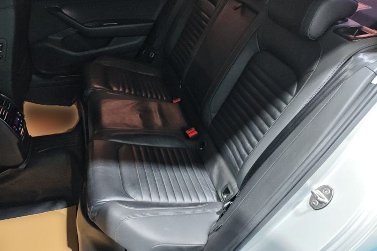 Used Volkswagen Magotan 2018 Facelift 330TSI DSG Luxury Model Left Rear Seat