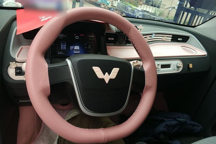 Used Wuling Hongguang MINIEV 2022 Macaron Premium Model – Lithium Ternary Battery Center Console