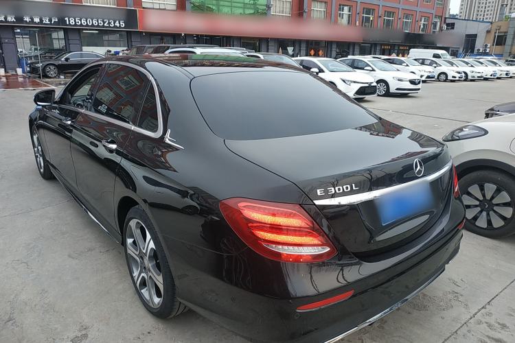 Used Mercedes-Benz E-Class 2016 E 300 L Sporty and Stylish Model
