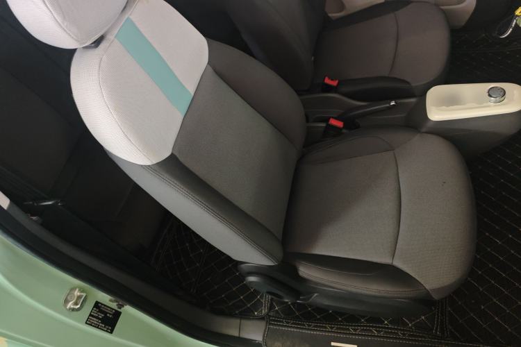 Used CHANGAN NEVO Lumin 2022 155 km – Refreshingly Sweet Edition Right Front Seat