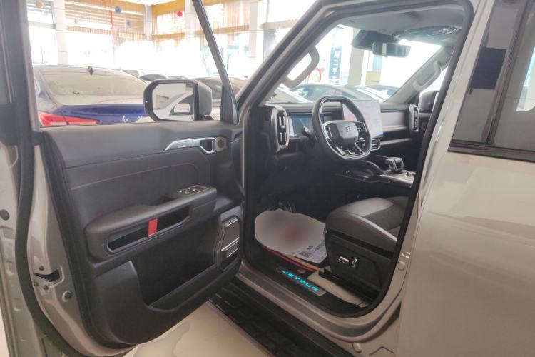 Used JETOUR Traveler 2023 2.0T All-Wheel-Drive CrossPRO Driver Seat