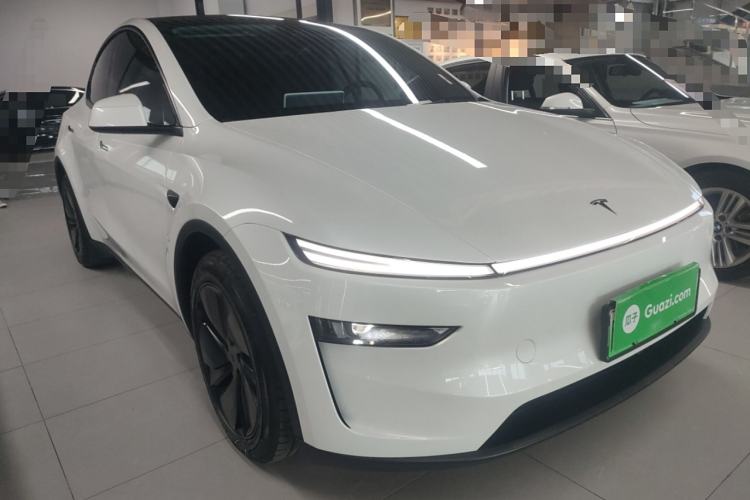 Used Tesla Model Y 2025 Long-Range All-Wheel-Drive Version
