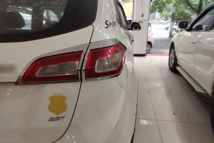 Used BAIC Senova X65 2015 2.0T Manual Luxury Edition
