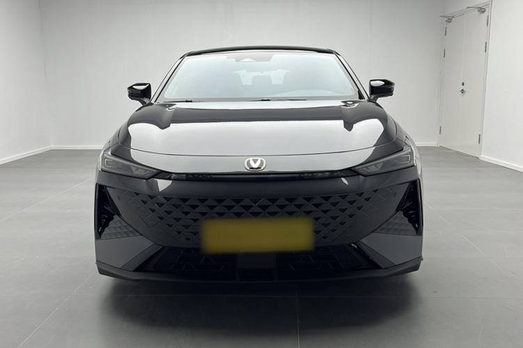 Used Changan UNI-V 2025 1.5T 500Bar Prestige Version