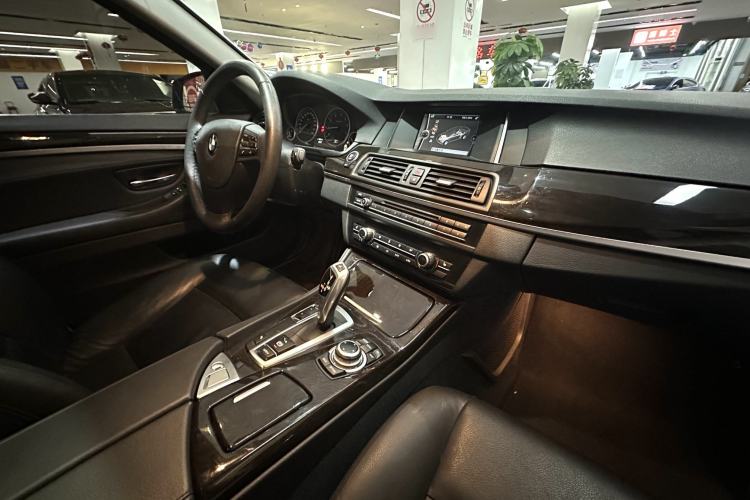 Used BMW 5 Series 2014 525Li Leading Model