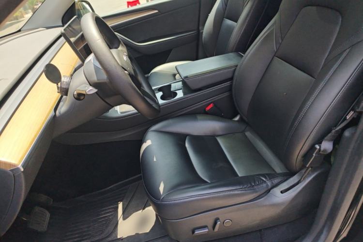 Used Tesla Model Y 2022 Long-Range All-Wheel-Drive Version
