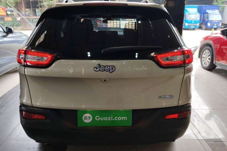 Used Jeep Cherokee 2016 2.0L Superior Edition