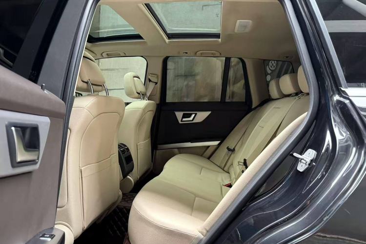 Used Mercedes-Benz GLK-Class 2013 GLK 300 4MATIC Dynamic Sunroof Model