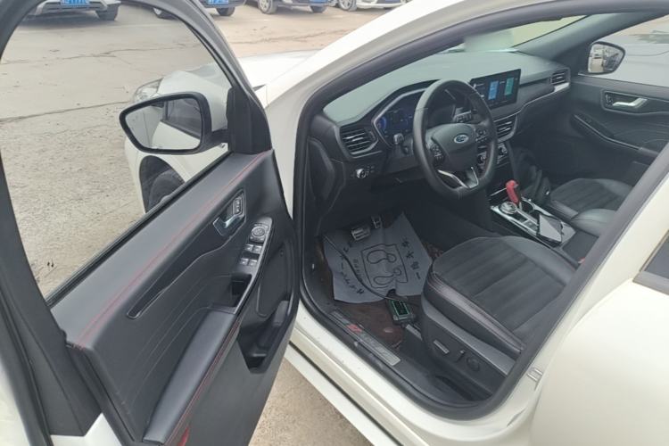 Used Ford Escape 2020 EcoBoost 245 Four-Wheel Drive ST-LINE Deluxe Edition Driver Seat