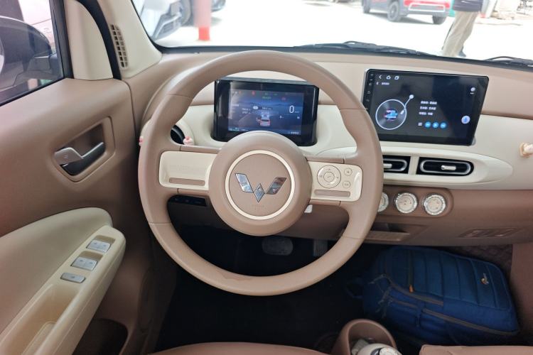Used Wuling Hongguang MINIEV 2025 Four-Door Version Advanced Edition Steering Wheel