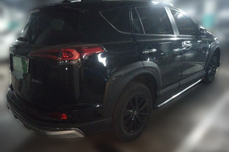 Used Toyota RAV4 2019 2.0L CVT Two-Wheel Drive Fashion X Limited Edition China VI Standard
