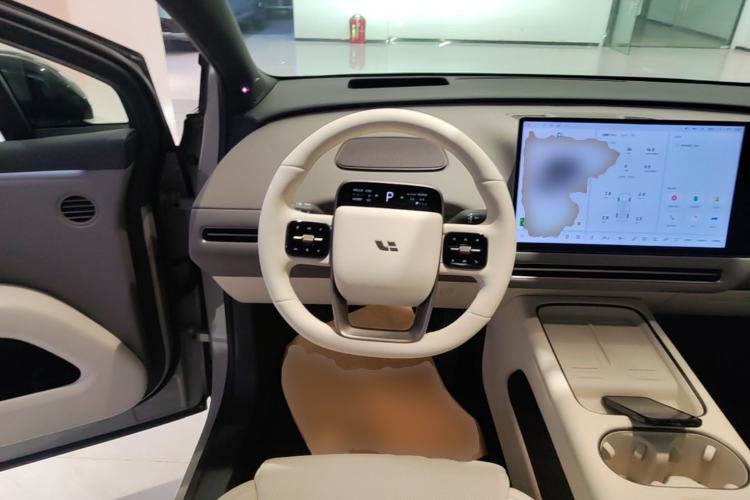 Used Li Auto i6 2025 Model Two-Wheel-Drive Standard Type Steering Wheel