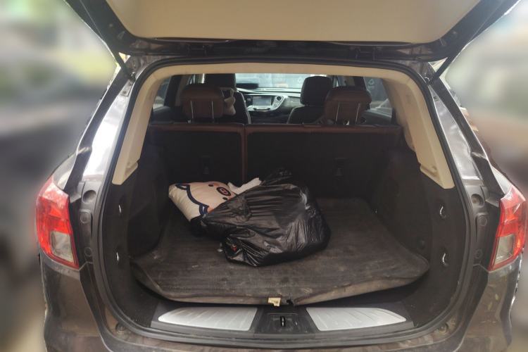 Used Buick Envision 2016 20T Two-Wheel-Drive Elite Model Trunk