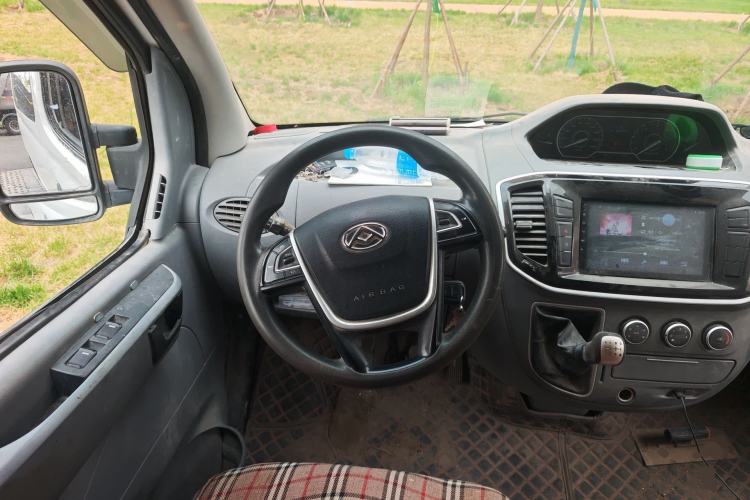 Used SAIC MAXUS Xintu V80 2019 2.5T Classic Edition 6-Speed Manual – Aoyuntong Modified Version Short Wheelbase Mid-Height Roof 5/6 Seats
