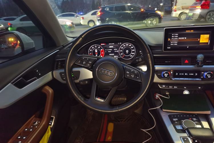 Used Audi A4L 2018 30th Anniversary Edition 40 TFSI Fashion Model
